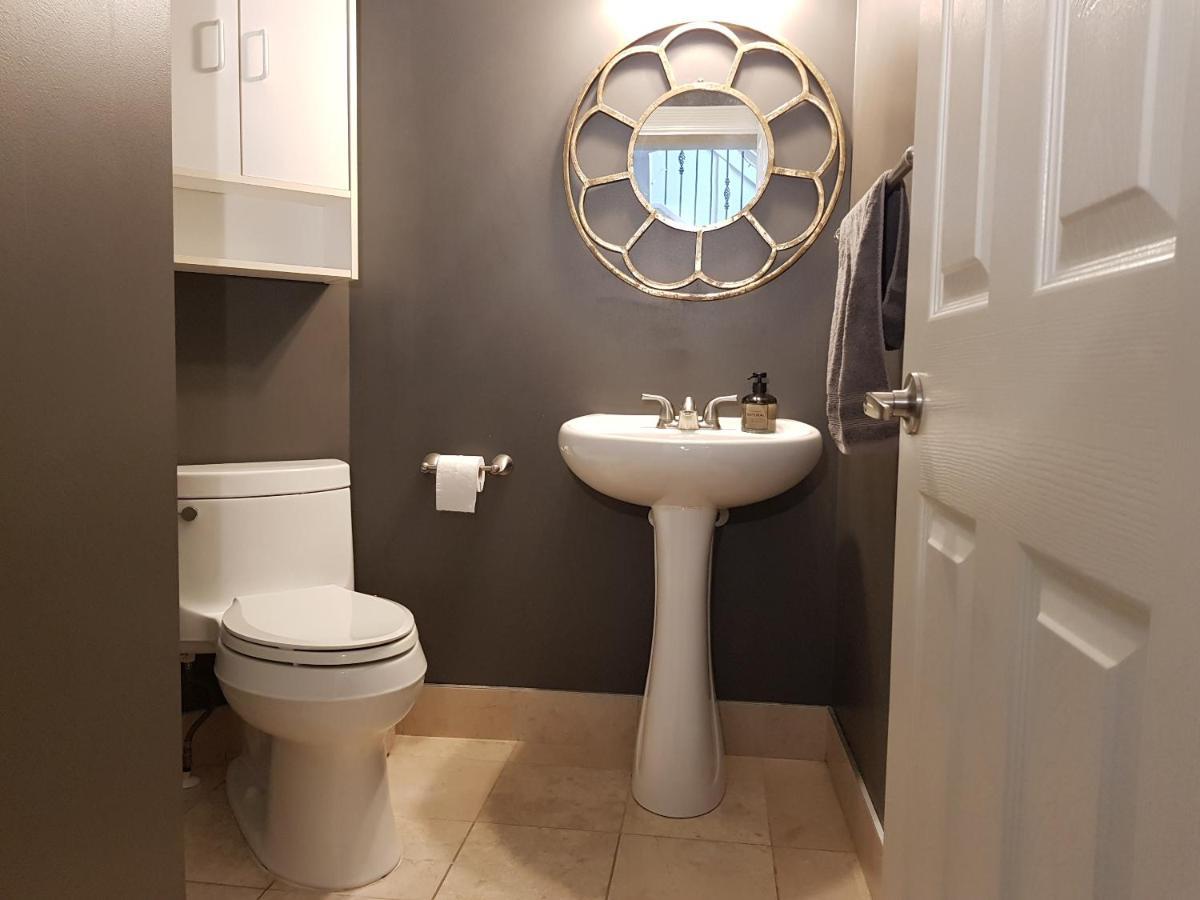 Tuscan Ridge Guesthouse Calgary West Екстер'єр фото