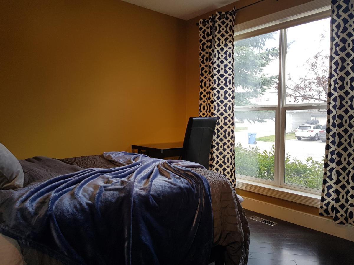 Tuscan Ridge Guesthouse Calgary West Екстер'єр фото