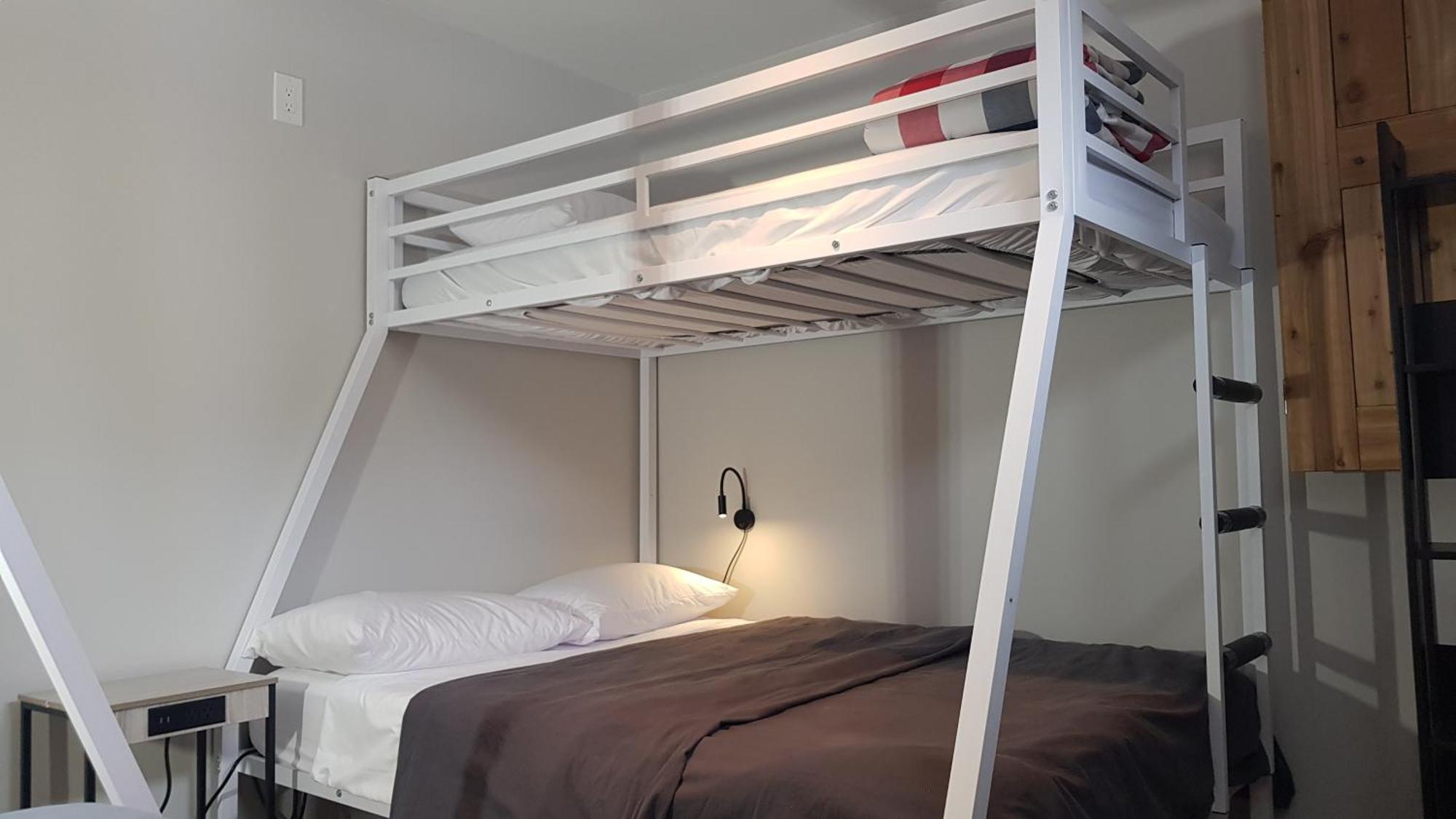 Tuscan Ridge Guesthouse Calgary West Екстер'єр фото